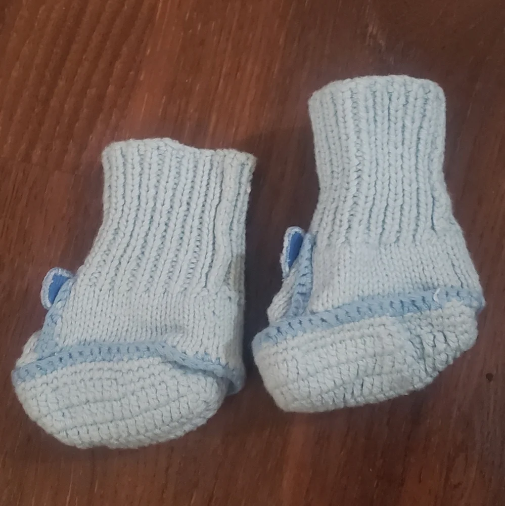 Disney Newborn Winnie-the-Pooh Knitted Baby Booties